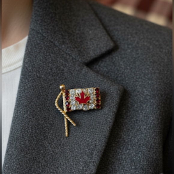 Unknown Accessories - Vintage Canadian‎ Flag Red & Clear Crystal Embellished Brooch EUC